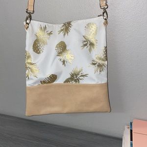 Island sole Gold pineapple cross body /Hawaii